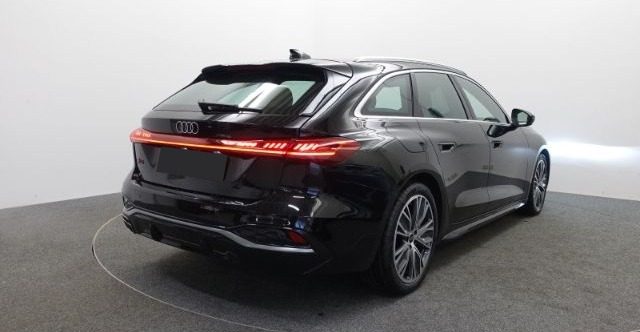 Audi A5 Avant TDI 150 kW mHEV+ S tronic S Line edition - foto 2 di 4