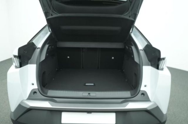 Peugeot 3008 Hybrid 145 e-DCS6 Allure km 0 a PIEVE DI CENTO