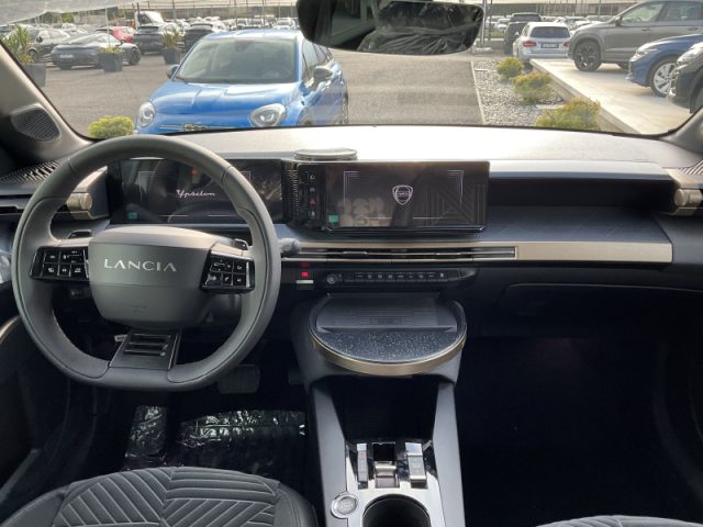 Lancia Ypsilon Hybrid e-DCT LX - foto 3 di 4