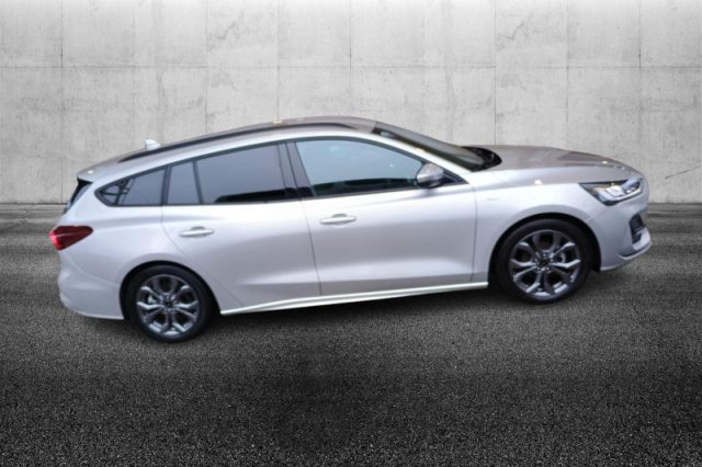 Ford Focus 1.5 EcoBlue 115 CV automatico SW ST-Line - foto 3 di 4