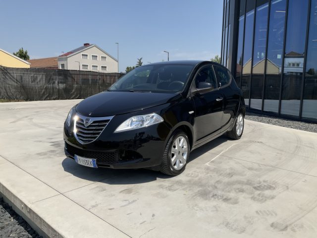 Lancia Ypsilon 1.2 69 CV 5 porte Platinum - foto 3 di 4