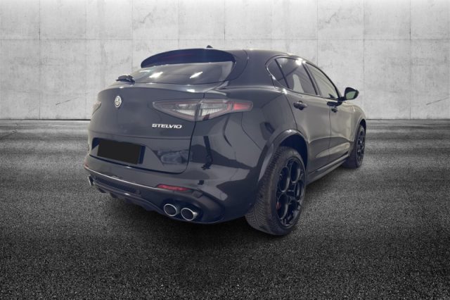 Alfa Romeo Stelvio 2.9 Bi-Turbo V6 520 CV AT8 Q4 Quadrifoglio - foto 4 di 4