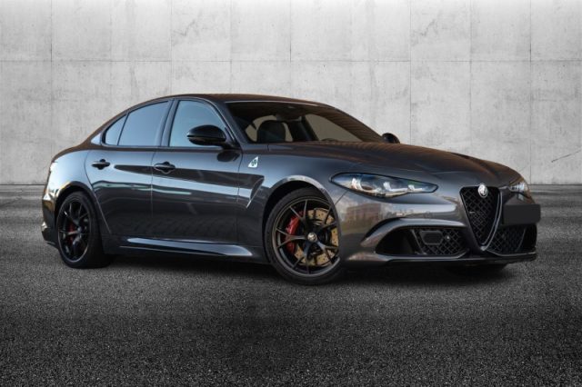 Alfa Romeo Giulia 2.9 V6 Bi-Turbo AT8 Quadrifoglio - foto 4 di 4
