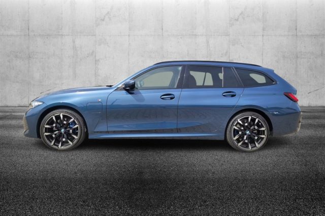 BMW 330 e xDrive Touring Msport - foto 3 di 4