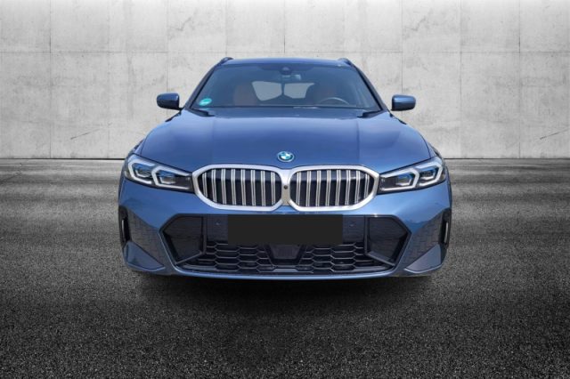 BMW 330 e xDrive Touring Msport - foto 2 di 4