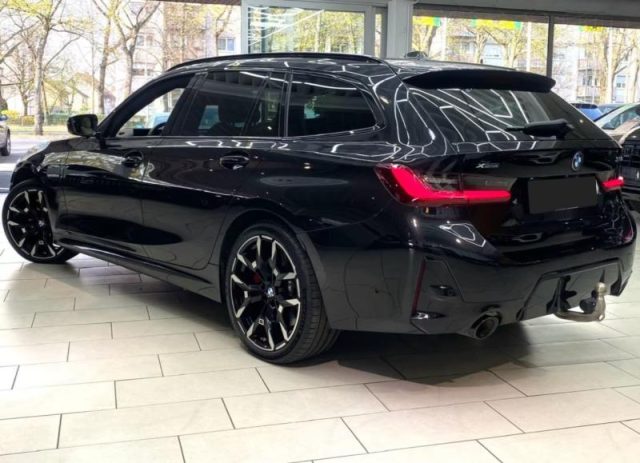 BMW 330 e Touring Msport Pro - foto 3 di 4