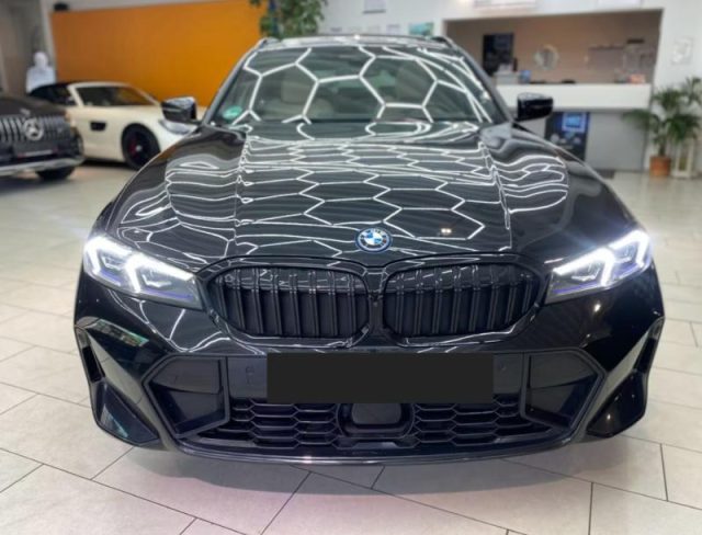 BMW 330 e Touring Msport Pro - foto 4 di 4