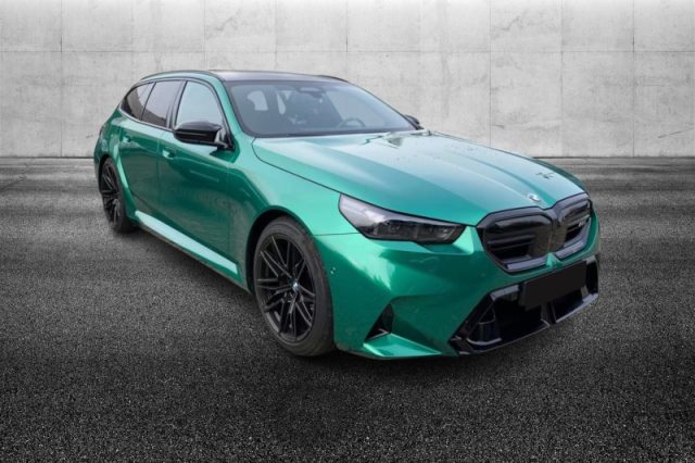 BMW M5 Touring S. 5(G60/61/90/99) - foto 3 di 4