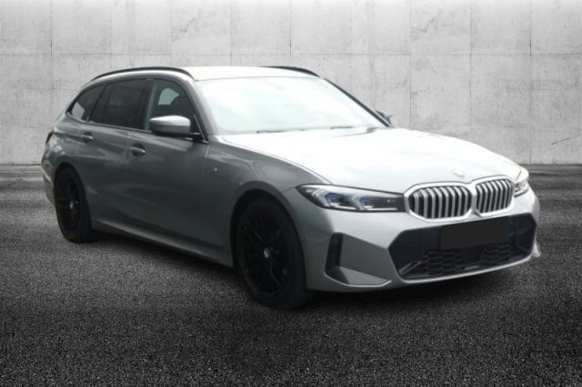 BMW 320 i Touring Msport - foto 4 di 4