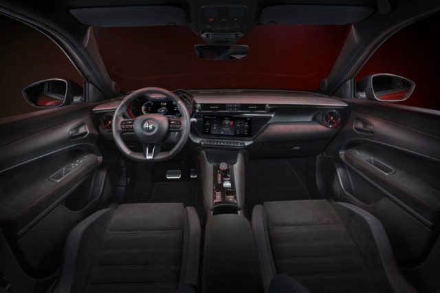 Alfa Romeo Junior 1.2 145 CV Hybrid eDCT6 Ti - foto 4 di 4