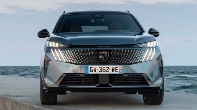 Peugeot 5008 mot. elettrico (98kWh) 230CV Long Range Allure Bu - foto 4 di 4
