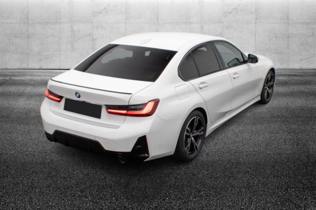 BMW 320 i Msport Pro - foto 3 di 4