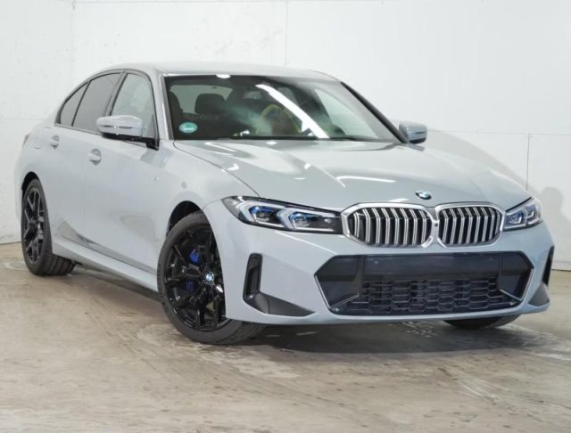 BMW 320 i xDrive Msport - foto 2 di 4