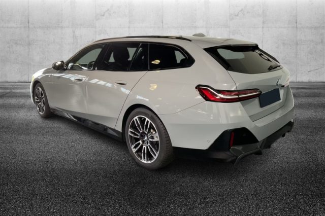 BMW 520 d 48V sDrive Touring Msport - foto 3 di 4