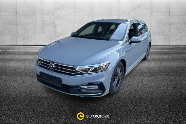 Volkswagen Passat Variant 2.0 TDI SCR 200 CV DSG Executive usato a PIEVE DI CENTO