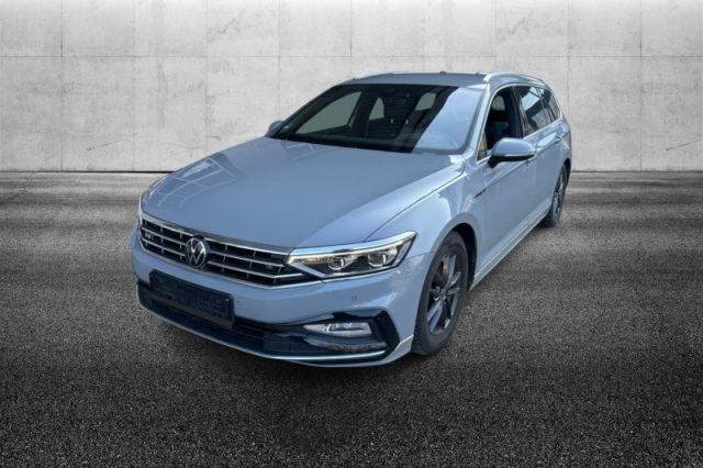 Volkswagen Passat Variant 2.0 TDI SCR 200 CV DSG Executive usato a PIEVE DI CENTO