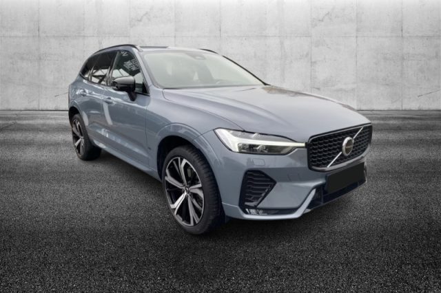 Volvo XC60 B5 (d) AWD automatico Ultimate Dark - foto 3 di 4