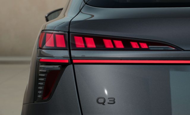 Audi Q3 SPB TDI 110 kW S tronic S Line edition - foto 3 di 4