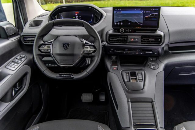 Peugeot Rifter BlueHDi 130 EAT8 GT Standard nuovo a PIEVE DI CENTO