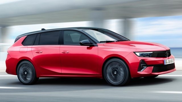 Opel Astra-e 156 CV Sports Tourer GS - foto 4 di 4