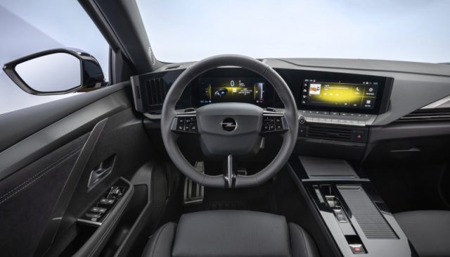 Opel Astra-e 156 CV Edition - foto 4 di 4