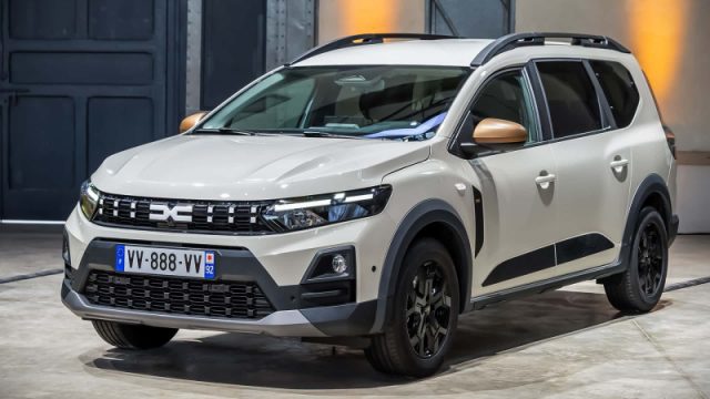 Dacia Jogger Eco-G 120 CV 7 posti Expression nuovo a PIEVE DI CENTO