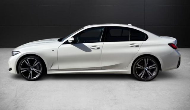 BMW 330 d 48V xDrive Msport - foto 3 di 4