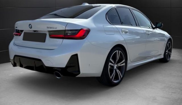 BMW 330 d 48V xDrive Msport - foto 2 di 4
