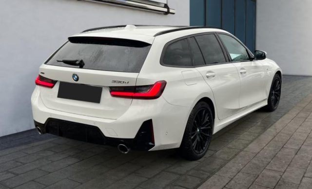 BMW 330 d 48V xDrive Touring Msport - foto 4 di 4