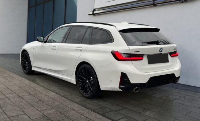 BMW 330 d 48V xDrive Touring Msport - foto 3 di 4