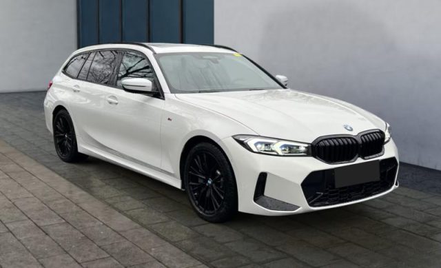 BMW 330 d 48V xDrive Touring Msport - foto 2 di 4