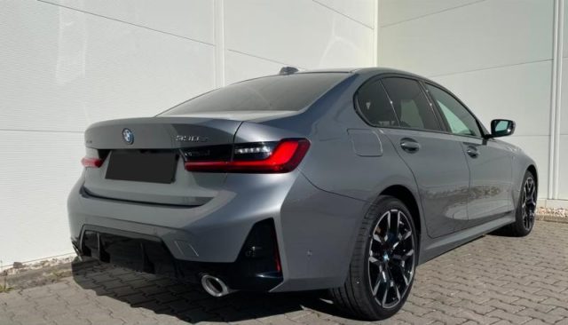 BMW 330 e xDrive Msport - foto 2 di 4