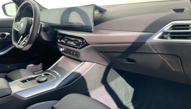 BMW 330 e xDrive Msport - foto 3 di 4