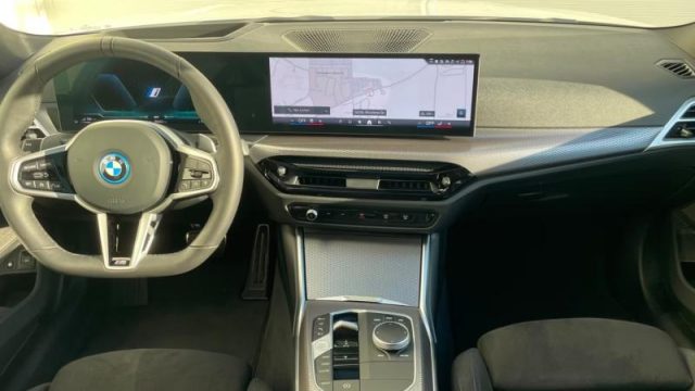 BMW 330 e Touring Msport - foto 4 di 4