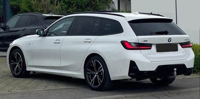 BMW 330 e xDrive Touring Msport Pro - foto 4 di 4