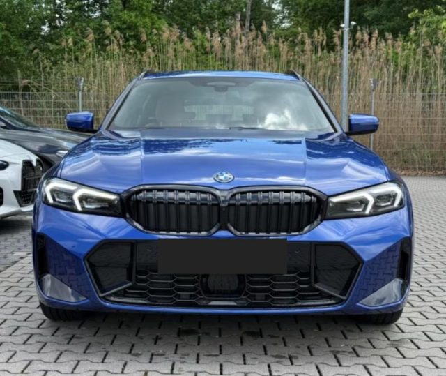 BMW 330 e Touring Msport Pro - foto 4 di 4