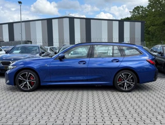 BMW 330 e Touring Msport Pro - foto 3 di 4