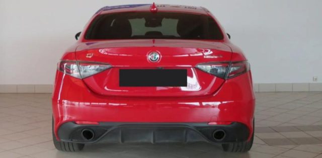 Alfa Romeo Giulia 2.0 Turbo 280 CV AT8 AWD Q4 Competizione - foto 4 di 4
