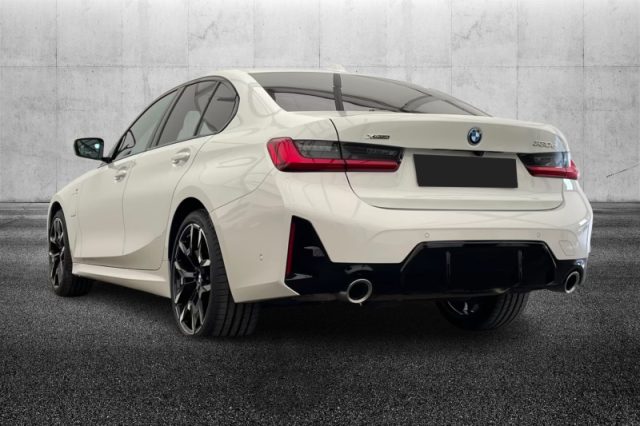 BMW 330 e xDrive Msport - foto 4 di 4