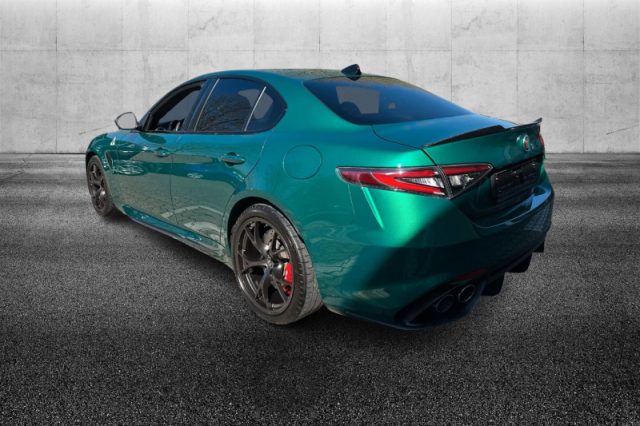 Alfa Romeo Giulia 2.9 V6 Bi-Turbo AT8 Quadrifoglio - foto 4 di 4