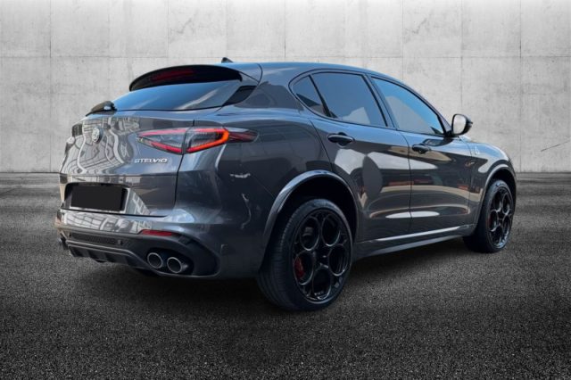 Alfa Romeo Stelvio 2.9 Bi-Turbo V6 520 CV AT8 Q4 Quadrifoglio - foto 4 di 4