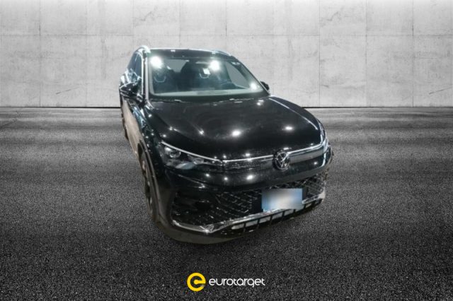 Volkswagen Tiguan 2.0 TDI 150 CV DSG R-Line semestrale a PIEVE DI CENTO