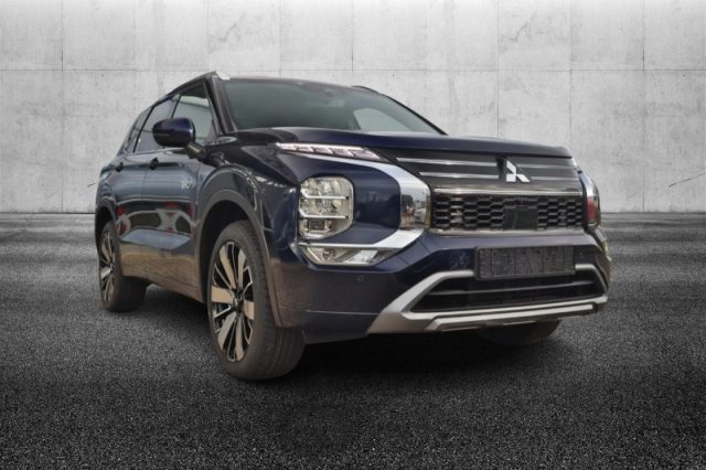 Mitsubishi Outlander 2.4L 4WD PHEV Instyle 4&ordf; serie - foto 3 di 4
