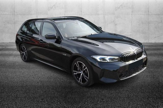 BMW 330 e Touring Msport - foto 4 di 4