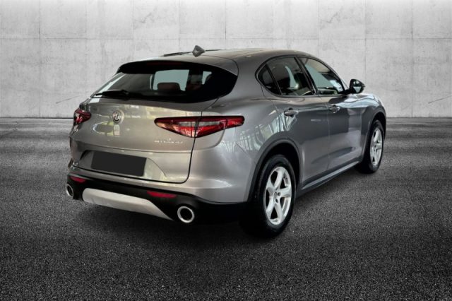 Alfa Romeo Stelvio 2.0 Turbo 200 CV AT8 Q4 Super - foto 3 di 4