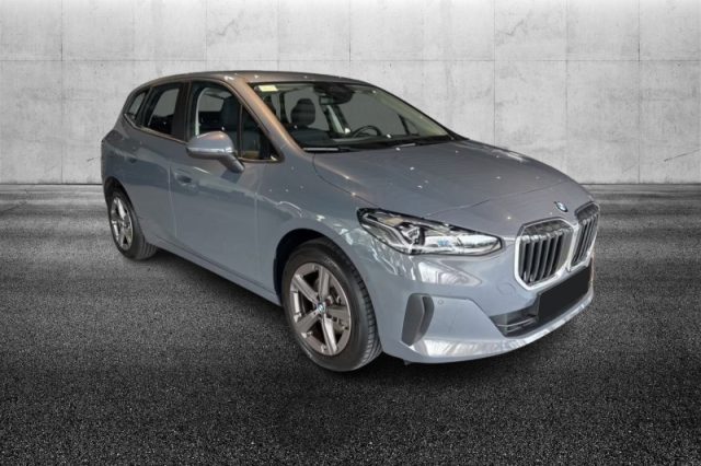 BMW 220 i 48V Active Tourer - foto 3 di 4