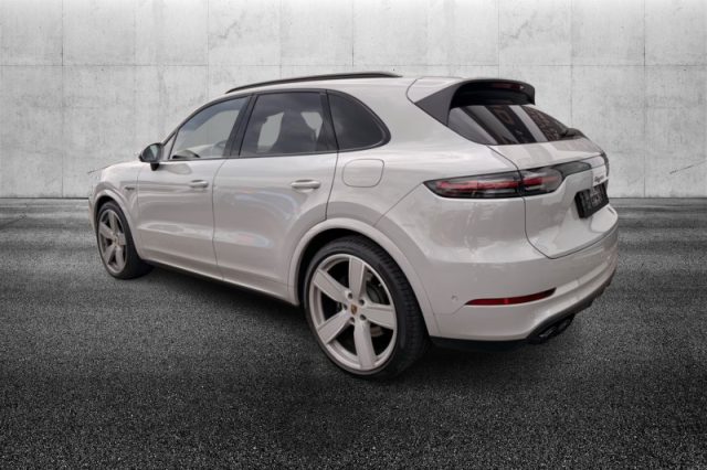 Porsche Cayenne Coupé 3.0 V6 E-Hybrid Platinum Edition - foto 4 di 4