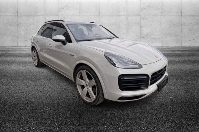 Porsche Cayenne Coupé 3.0 V6 E-Hybrid Platinum Edition usato a PIEVE DI CENTO