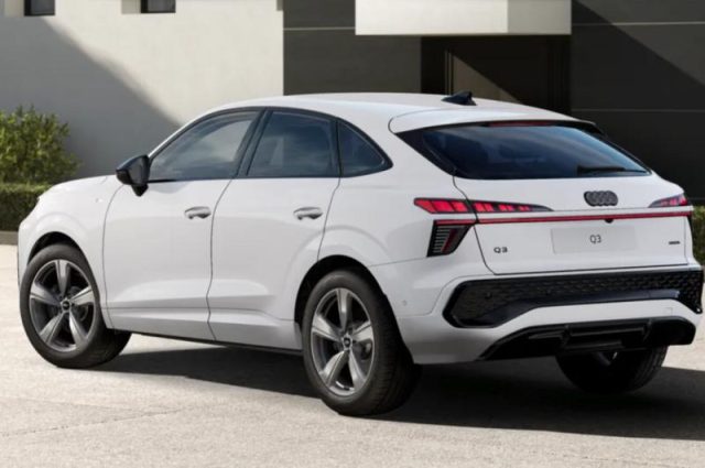 Audi Q3 SPB TFSI 195 kW S tronic quattro S Line edition - foto 4 di 4