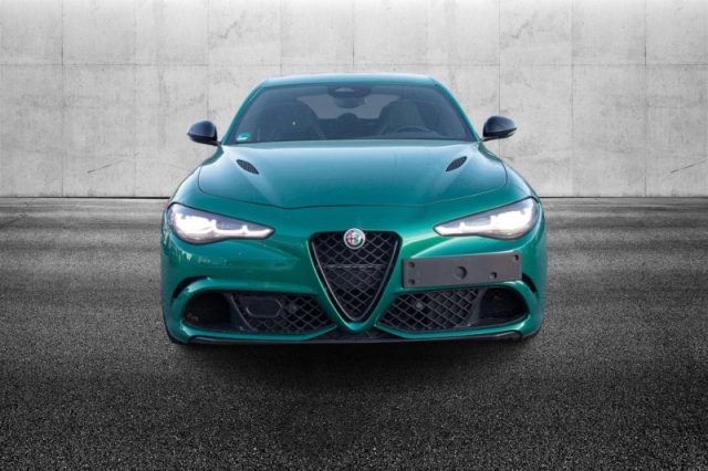 Alfa Romeo Giulia 2.9 V6 Bi-Turbo AT8 Quadrifoglio - foto 3 di 4